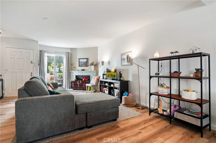 1610 S Mayflower Avenue B, Monrovia, California 91016