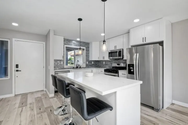 1475 Saddle Way, Oceanside, California 92057