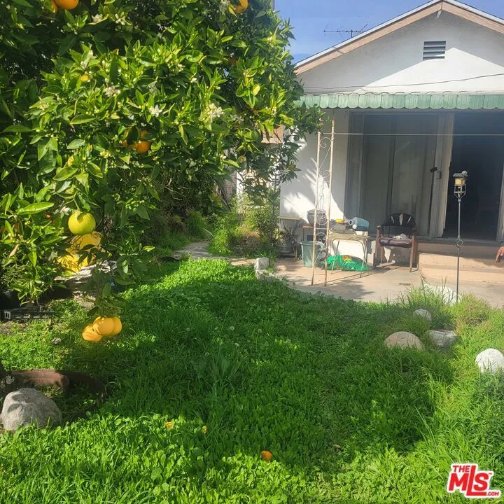 2432 Exposition Place, Los Angeles, California 90018 home-pic-3