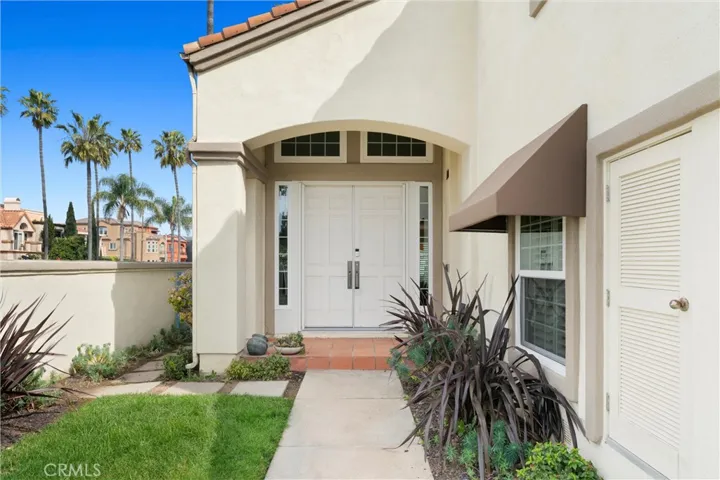 514 Pierside Circle, Huntington Beach, California 92648