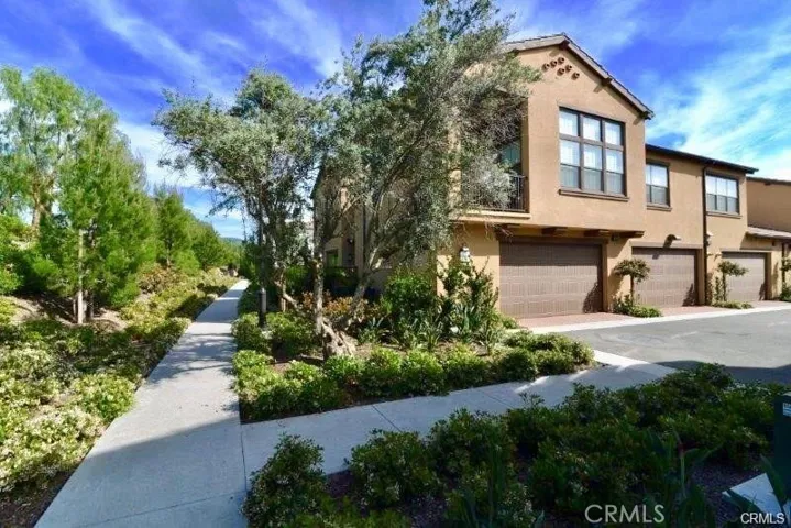 127 Mighty Oak, Irvine, California 92602