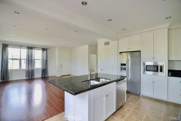 127 Mighty Oak, Irvine, California 92602