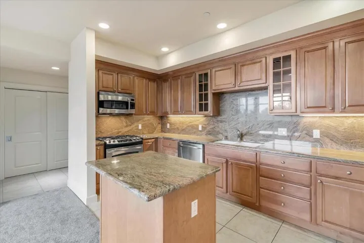 1795 El Camino Real 3b, Palo Alto, California 94306