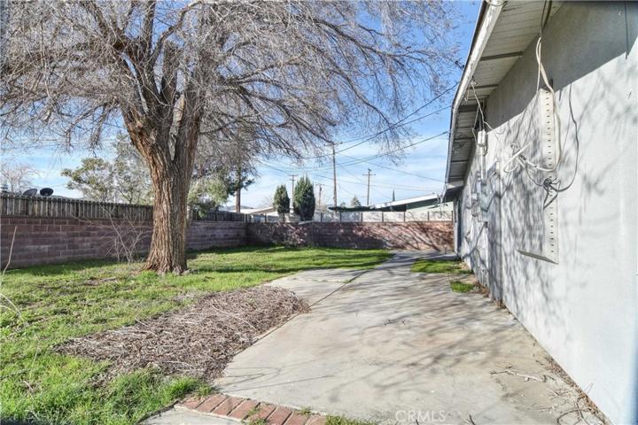 1556 E Avenue Q11, Palmdale, California 93550