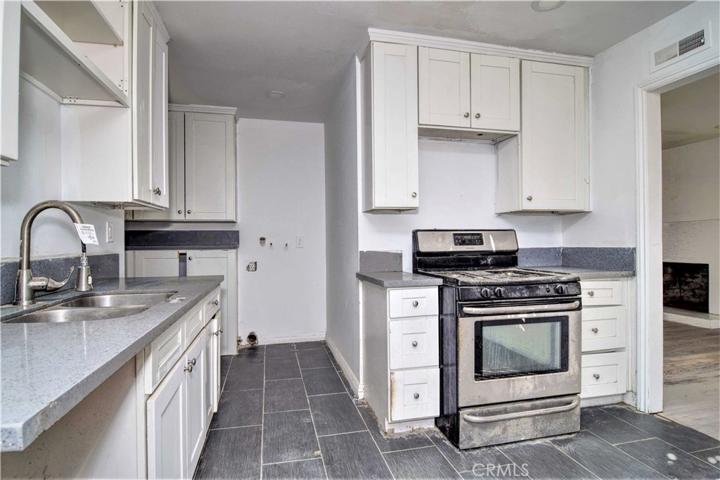 1556 E Avenue Q11, Palmdale, California 93550