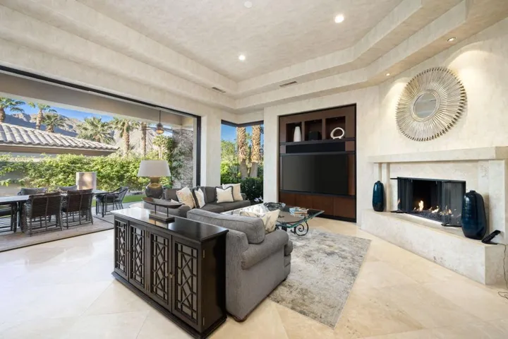 28-web-or-mls-NS_Villagio_0923_028