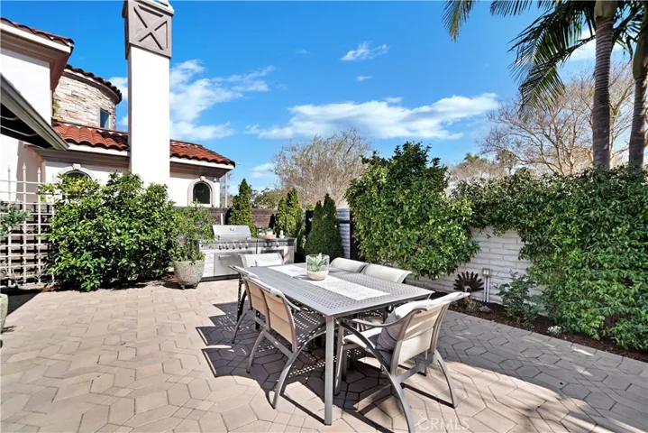 BBQ and Dine outside