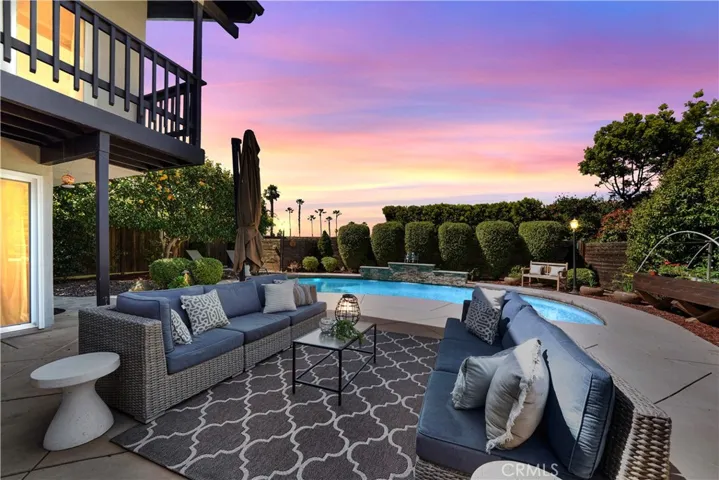 Large Private Entertainer's Backyard