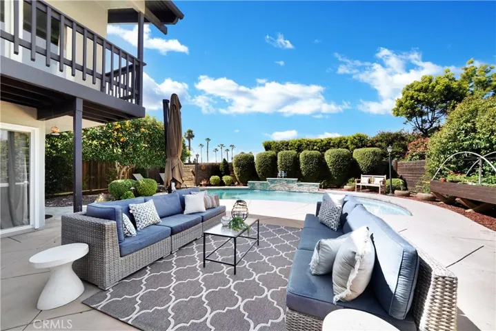 Large Entertainer's Backyard