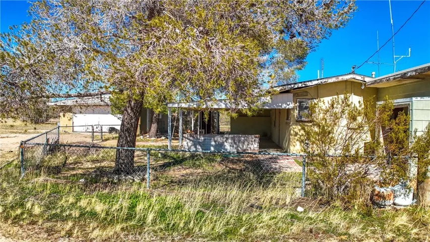 4075 Indio Avenue, Yucca Valley, California 92284