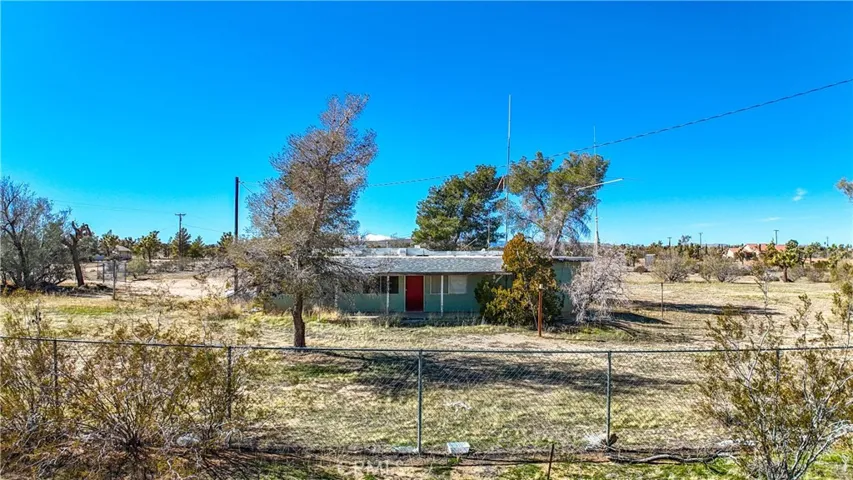 4075 Indio Avenue, Yucca Valley, California 92284