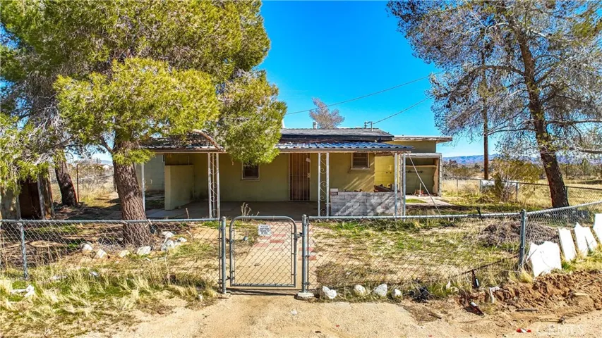 4075 Indio Avenue, Yucca Valley, California 92284