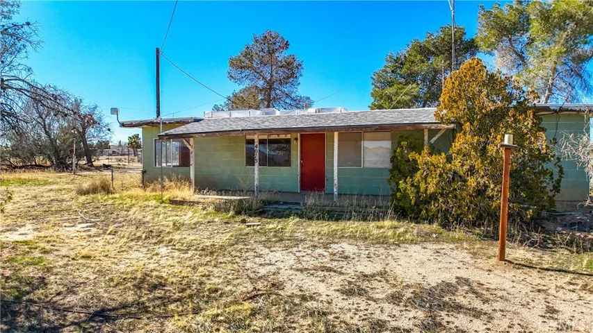 4075 Indio Avenue, Yucca Valley, California 92284