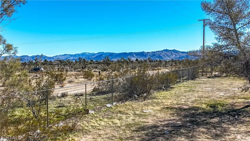 4075 Indio Avenue, Yucca Valley, California 92284