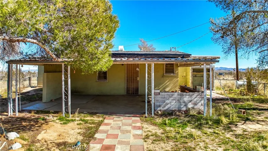 4075 Indio Avenue, Yucca Valley, California 92284