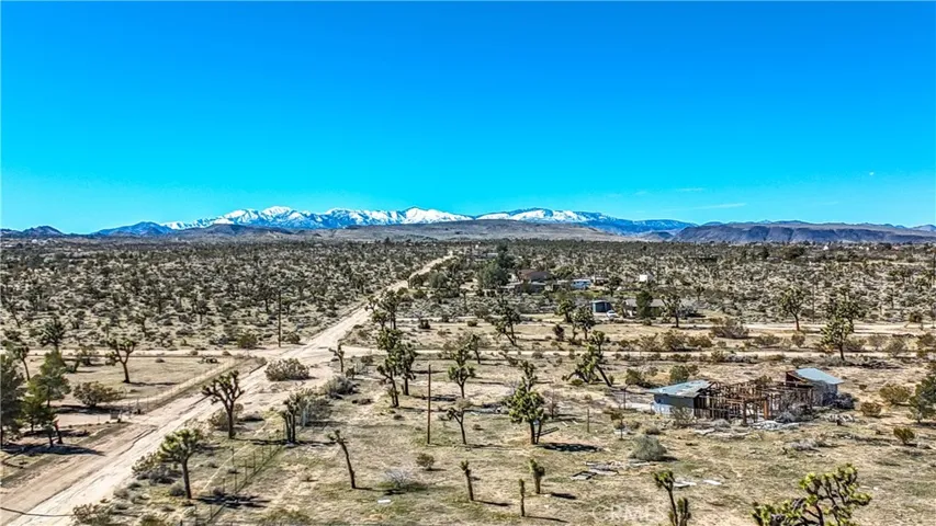 4075 Indio Avenue, Yucca Valley, California 92284