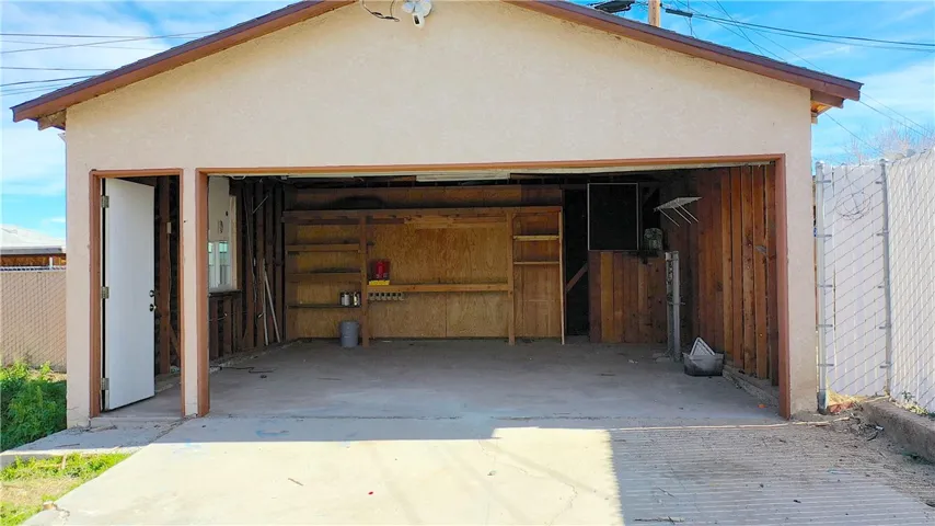 Oversized Garage + Workshop