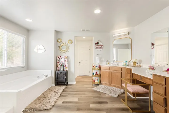 Upstairs Primary Bath