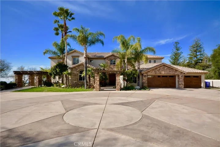 36475 County Line Road, Yucaipa, California 92399