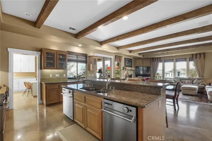 36475 County Line Road, Yucaipa, California 92399