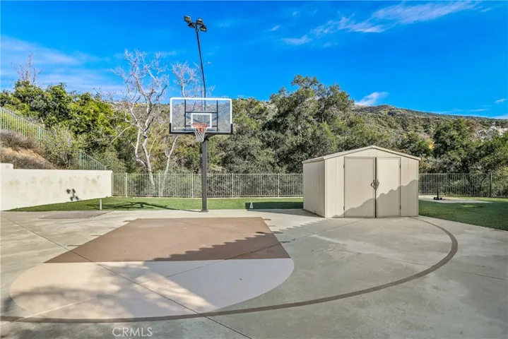 36475 County Line Road, Yucaipa, California 92399