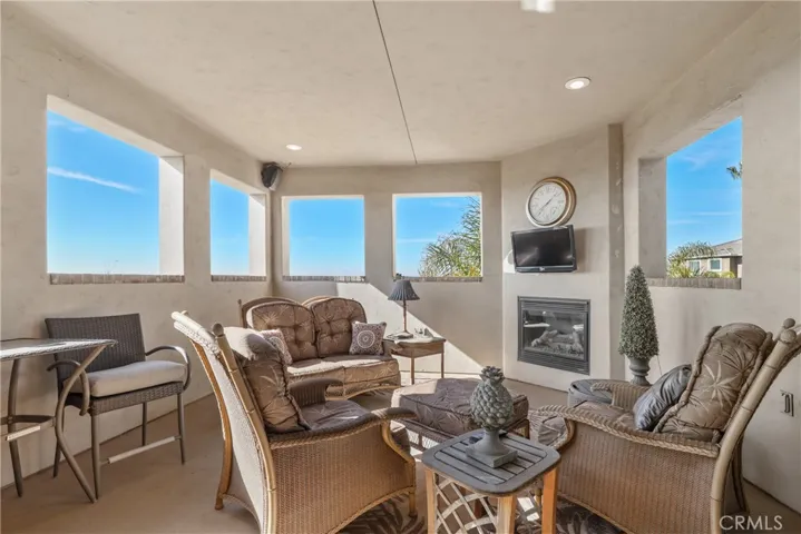 2nd floor outdoor room