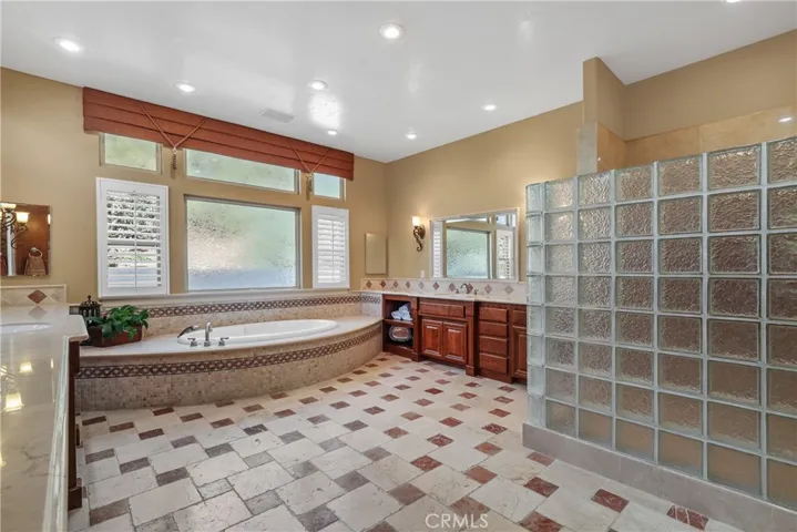 36475 County Line Road, Yucaipa, California 92399