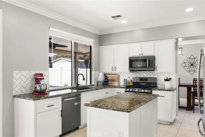 40597 Symphony Park Lane, Murrieta, California 92562