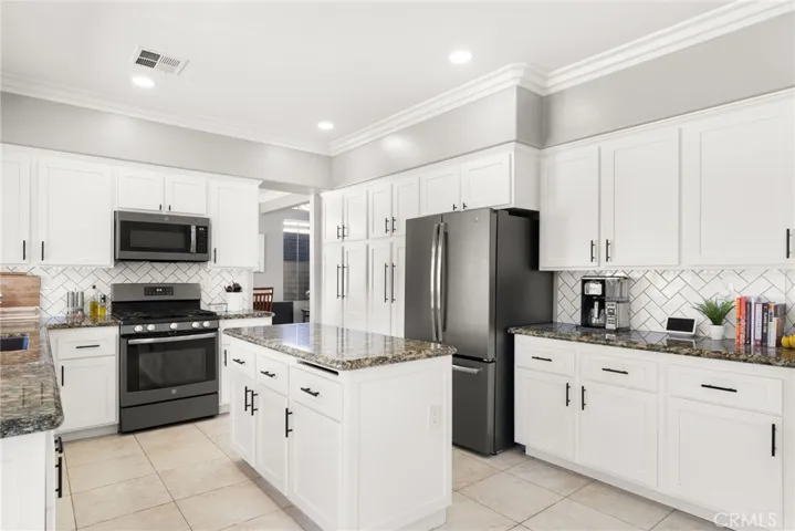 40597 Symphony Park Lane, Murrieta, California 92562