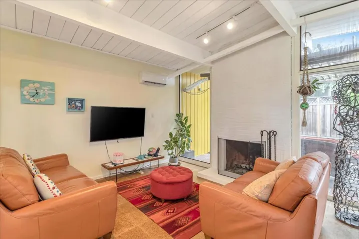 3780 Wright Place, Palo Alto, California 94306