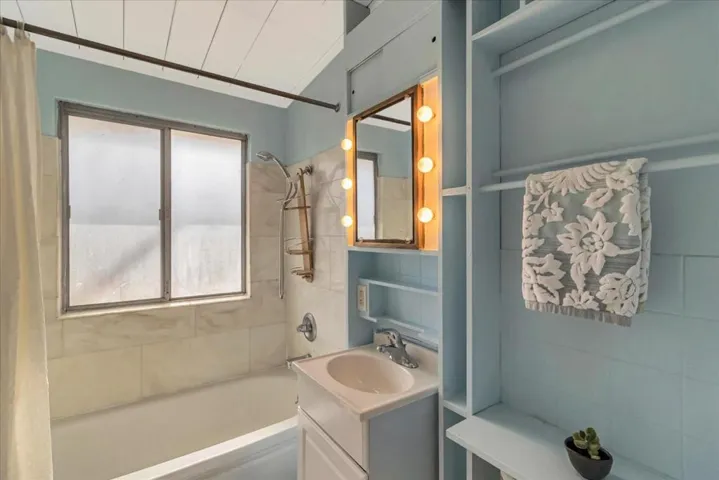 3780 Wright Place, Palo Alto, California 94306