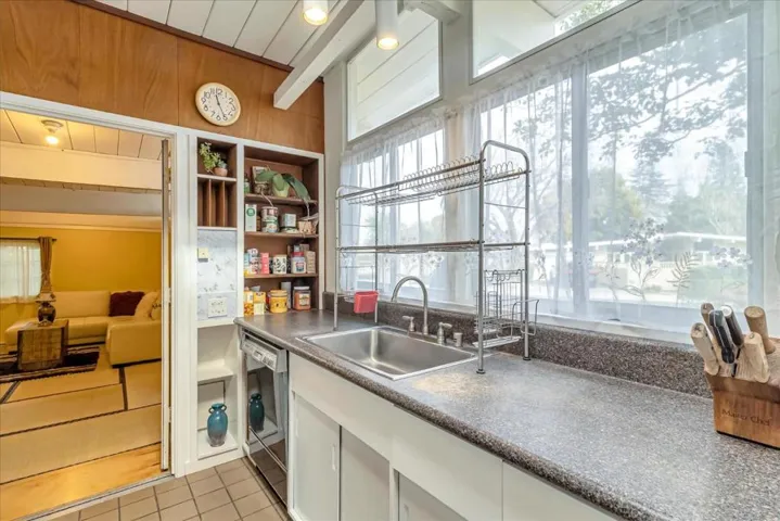 3780 Wright Place, Palo Alto, California 94306