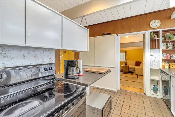 3780 Wright Place, Palo Alto, California 94306