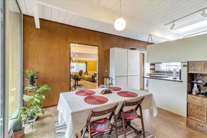 3780 Wright Place, Palo Alto, California 94306