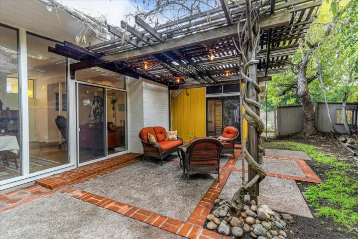 3780 Wright Place, Palo Alto, California 94306