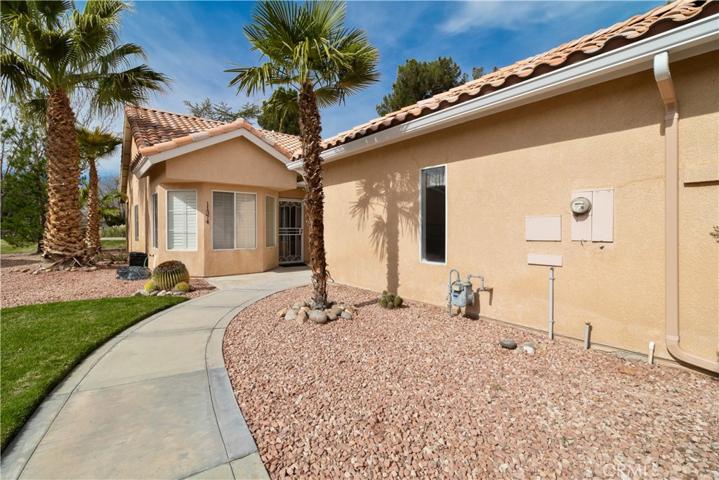 11374 Sawgrass, Apple Valley, California 92308