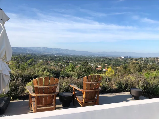 4389 Park Vicente, Calabasas, California 91302