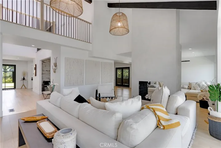 4389 Park Vicente, Calabasas, California 91302