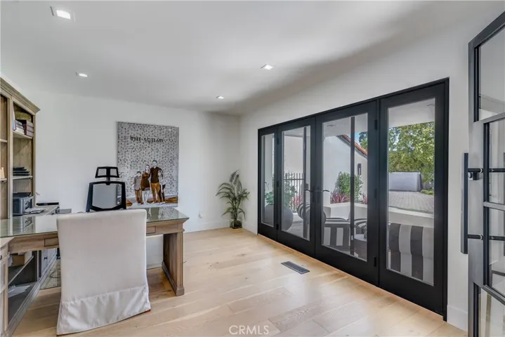 4389 Park Vicente, Calabasas, California 91302