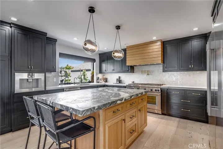 4389 Park Vicente, Calabasas, California 91302