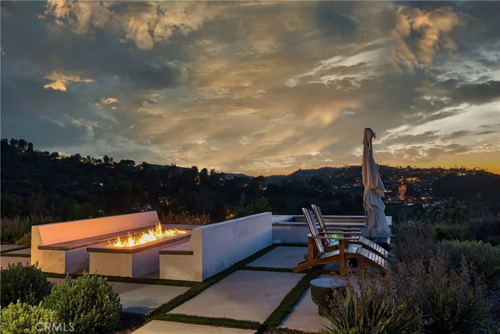 4389 Park Vicente, Calabasas, California 91302