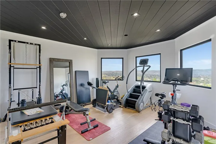 4389 Park Vicente, Calabasas, California 91302