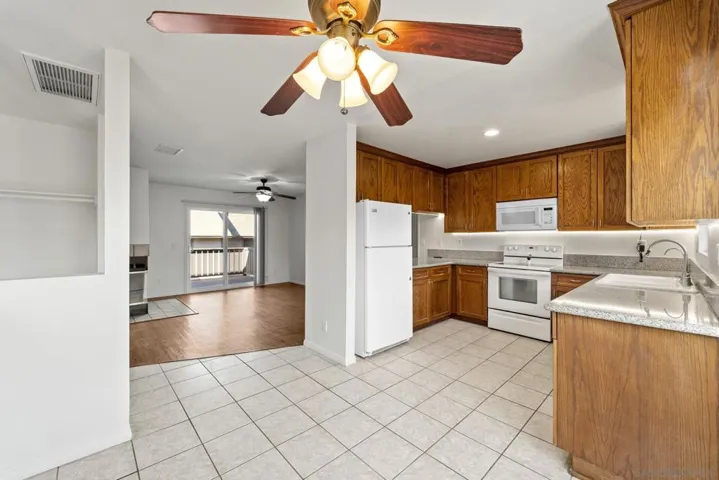 205 Camlau Dr H, Chula Vista, California 91911