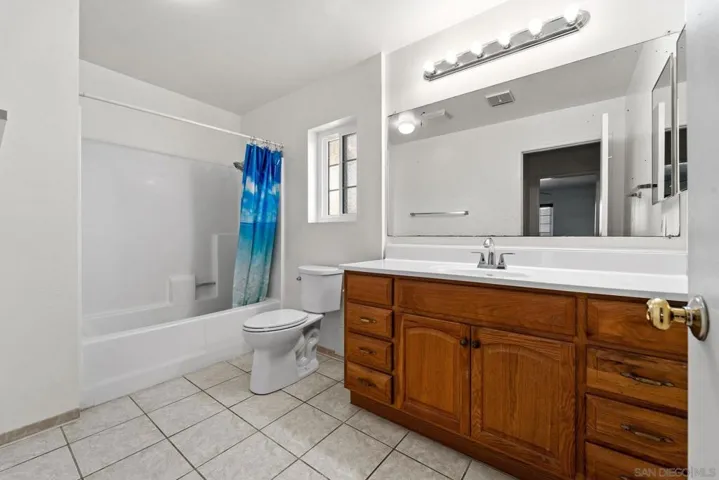205 Camlau Dr H, Chula Vista, California 91911