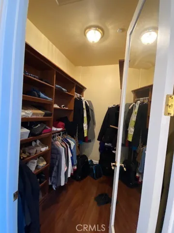 Walk-in Closet
