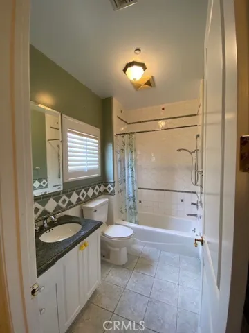 Full Bath Level 2