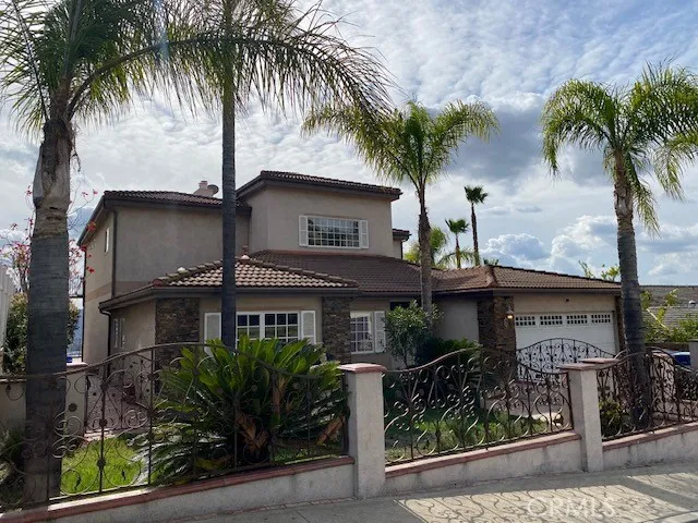 Front of Starlight Estate