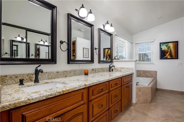 1101 W Citron Street, Corona, California 92882