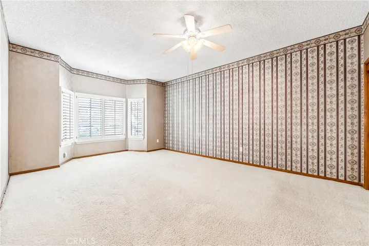 This room is great!  You can even put a six-foot desk in front of that window and wave to your neighbors walking/exercising as the walk around the Private Riviera Circle.