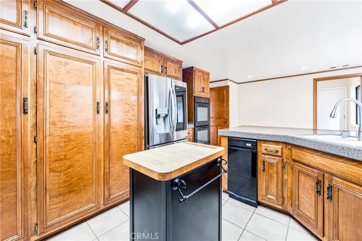 Lots of pantry space!
